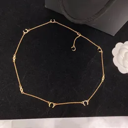 Nya lyxiga pärlhalsband för kvinna Chokers Pearl Necklace Bow Designer Halsbands presentkedja smycken