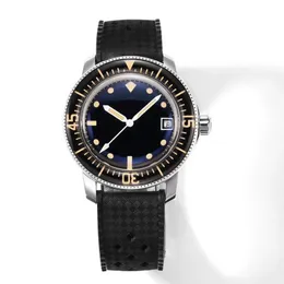 Męskie zegarki designerskie zegarki Sapphire Automatyczny ruch mechaniczny 40 mm Wysokiej jakości luksusowy pasek gumowy pasek wodoodporny Nowy Montre de Luxe