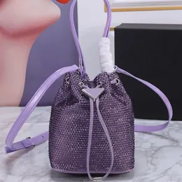 Crystal Bucket Bag Mini Tote Bags Fashion Crossbody Purse Women Shoulder Handbags Diamonds Triangular Sheet Metal Drawstring Bindi323g