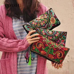 Borse da sera Donna Etnica Nazionale Retro Farfalla Borsa a forma di fiore Portamonete ricamato Lady Clutch Nappa Piccola patta Bolsa estiva Saldi