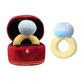 Criativo anel caixa de brinquedo de pelúcia amor anel de diamante caixa cheia pet mascar brinquedo som cão bonito macio cão mordendo interesse brinquedo 240124