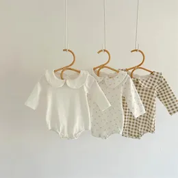 Mono de manga larga para bebé de otoño, mono con cuello Peter Pan de algodón, ropa sólida para niña, mono para niño pequeño 240119