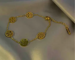 to Bu Designer Luxury Bracelet Pendant Necklace Letter Pendant Circle Enamel Earrings Female Personality Brass Gold Plated Pearl Necklace Bracelet Wholesale
