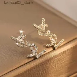 Stud 18K plaqué or cristal autrichien lettre boucles d'oreilles pour femmes européennes et américaines populaires simples boucles d'oreilles de créateur mariage mariée bijoux cadeau Q240125