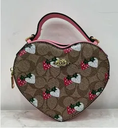 14 renk! Klasik logo kadın çantası sevimli kalp hareket eden çizgili haberci çantalar yeni presbbiyopik aşk kutusu kadın çantası 18-6.5-16cm