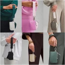 LU-3519 Dual Pouch Wristlet Clutch Bag Women Man Designer Plånbok Purse Handväska Korthållare Coin Purses Keychain Nylon Canvas Plånböcker Key Pouch