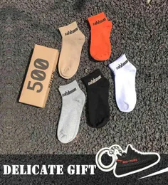 4 Paar Box Fashion Socken Crew Male Tide Street Europe Hip Hop Match 500 Tidal Youth Men and Girl Personality2470490