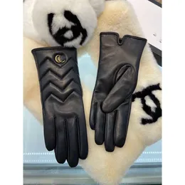 Designer G Sports Outdoor Backpack Womens Designer Gloves Men Designer Leather Gloves Gloves Fmortsable Gloves G Letters Winter Luxury Gloves Warm Woo Dsti