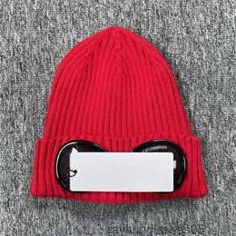 CP Due lenti Occhiali Occhiali Berretti Uomo Cappelli lavorati a maglia Cappellini con teschio Outdoor Donna Uniesex Berretto invernale Nero Cofano Gorros Company 2024 Inverno 01472I