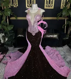 Vestido de baile de lantejoulas rosa preto do aso ebie contraste de penas de penas de penas de penas