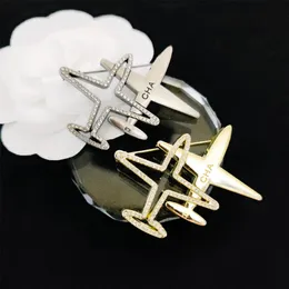 Broche de carta de avião duplo com carimbo de strass oco broche de aeronave terno alfinete de lapela joias da moda