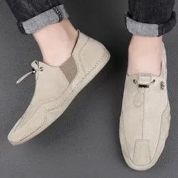 Clohoo feito à mão casual deslizamento em sapatos masculinos de couro genuíno sapatos de barco sola macia luz anti-deslizamento ao ar livre sapatos planos para homem 240119