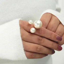 Pierścienie zespołu moda prosta złoty kolor symulowany perłowo regulowane anillos otwarte pierścionki dla kobiet biżuteria ślubna dziewczyny bijoux palce pierścienia 240125