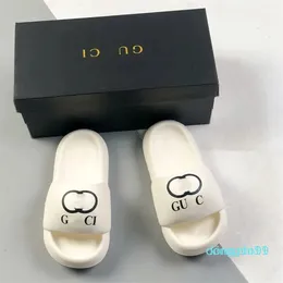 Designer's new casual slippers come in two clean and versatile colors, which are fashionable, trendy, and youthful, with top-quality and comfortable to wear