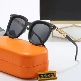 Gorące nowe okulary przeciwsłoneczne dla mężczyzn marka marki kwadratowe okulary przeciwsłoneczne luksusowe projektanci okularów okularów Kobiety Mężczyźni Mężczyzny Women Sun Glass Uv400 obiektyw unisex z pudełkiem