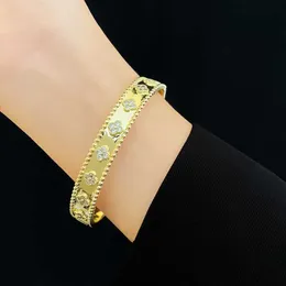 Original 1to1 Van C-A-armband 2024 Ny Lucky Clover Solid Kaleidoscope Fashion Gold Store Samma stil Nebe