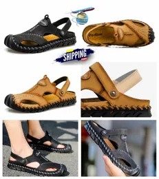 Neue Designer-Männer-Damen-Holz-Sandalen-Maultier-Freizeit-Außen-Riemen-Hausschuhe, plissierte Heimschuhe, berühmte Strandschuhe für Frauen