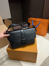 Tasarımcı Erkek Omuz Çantası Çok Pochette Cross Vücut Adam Fastline S Cape Messenger Çanta Çanta Deri Moda Klasik Crossbody En Kalite Deri 2024