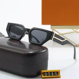 Designer per uomo donna occhiali moda occhiali con montatura ovale occhiali da sole quadrati UV di vendita caldi di proprietà vintage Lenti polarizzate in metallo vintage retrò