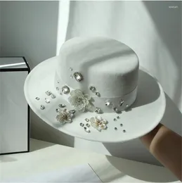 Berretti 202405-shi Drop Designer Bianco Latte Lana Strass Lady Fedora Cap Donna Tempo libero Vacanza Panama Jazz Hat