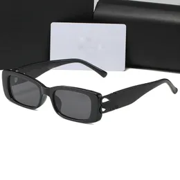 Designer für Männer Frauen Sonnenbrillen Mode Sonnenbrillen für Frauen Luxus Brief Spiegel Bein Strand Schattierung UV-Schutz Polarisierte Brille Geschenk mit Box