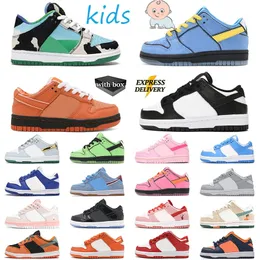 2024 Çocuk Ayakkabı Kutu Ücretsiz Nakliye Tasarımcı Çocuk Ayakkabı Eğitmenleri Toddler Sporcular Üçlü Pembe Ceket Ayakkabı Sarı Siyah Beyaz Alçak Ayakkabı Boyutu 24-35