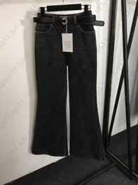 Damen-Designer-Jeans, klassische schwarze Denim-Hose, klassische Little Fragrance-Logo-Gürtel, Taillenbetonung, modische, hoch taillierte Jean-Flare-Hose