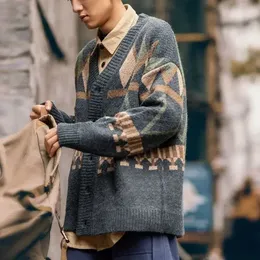 Stickade tröjor för män grafiska man kläder japanska retro kappa cardigan jacka v hals argyle plus size cotton vinter x s 240124
