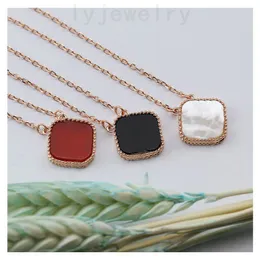 Womens necklaces plated gold necklace trendy cool jewelry designer girls fashionable chains for men alloy beads black romantic clovers necklaces ZB002 F23