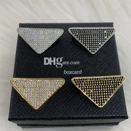 빈티지 삼각형 골든 브로치 핀 편지 도금 핀 매력 상자 세트가있는 모조 다이아몬드 브로치