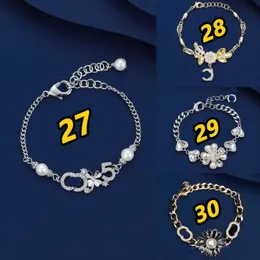 Klassisches Doppel-Buchstaben-Kettenarmband, modische Perlen-Mikro-Inlays, Kamelien-Anhänger-Armbänder, modischer Party-Geschenk-Schmuck mit Original-Box + Geschenktüte