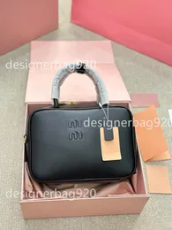 designväska portfölj tygväska läder crossbody väska designer axel väskor rensa handväska sbelt väska mode arbetspåsar för kvinnor svart koppling bowling väska