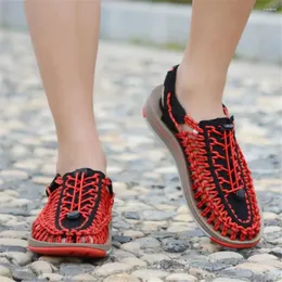 النعال الملونة 35-39 أحذية رجعية Men Mensage Low Sandals Sneakers Sports Sapateni Universal العلامات التجارية المحمولة الزوار المحمولة