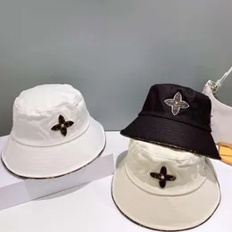 Dört yaprak yonca geniş ağzı şapka kova şapkaları kadın tasarımcılar kova şapkaları lüks mektup güneş şapka beyzbol şapkaları