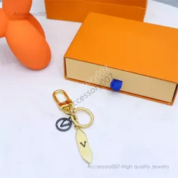 Desigenr Takı Tasarımcısı Keychain Altın Mektup Toka Araba Ana Zinciri Kızlar çanta kolye severler çift Keyrings portachiavi lüks karabin anahtarlıklar