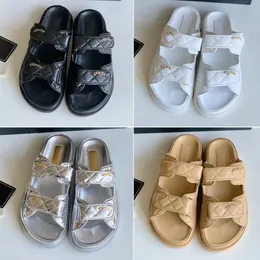 Einfachheit, trendiger Sommer, echtes Leder, offener Zehenbereich, zum Hineinschlüpfen, flache Slides, Slipper für Damen, Stoff-Sandalen mit Buchstabenschnalle, flache Strandschuhe, luxuriöse Designer-Hausschuhe für Damen