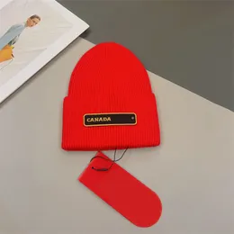 Tasarımcı Kanada Beanie Katı Amblem Tok Şapkası Yün Şapka Mektubu Bonnet Erkekler Kadın Çiftler Moda Şapkası Kış Beyzbol Kapağı 6 Renk