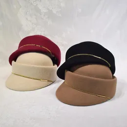 Berets 202401-chen ins Chic Winter Wool Sprzedawanie nieregularnego złotego sznurka na kratę beret cap kobiety wypoczynek malarz malarzy kapelusz