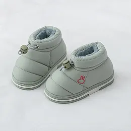 Stivali invernali per scarpe da bambina con tacco piatto Scarpe da casa per bambini in peluche Scarpe da bambina antiscivolo SWB001 240122