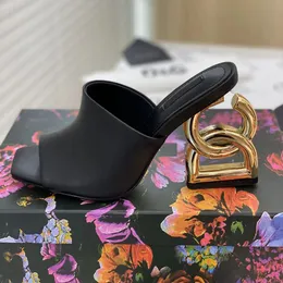 Tacchi più alla moda con sacchetto per la polvere Scarpe da donna Sandali firmati Sandali di qualità Altezza tacco e sandalo Scarpe basse Ciabatte per marca 035