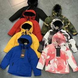 2024 Kinder Designer Daunenmantel Winterjacke Junge Mädchen Baby Oberbekleidung Jacken mit Abzeichen Dicke warme Oberbekleidung Mäntel Kinder Parkas Mode 100-170