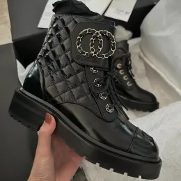 Casual skor ny stil vinter stövlar kvinnor män ankel designers martin platt läder tossor plattform utomhus kedja buckle boot lyxigt snö designer lady rese varm