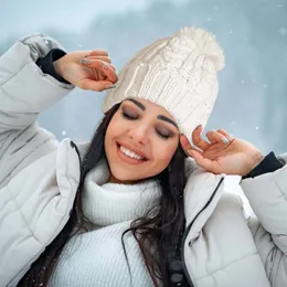 Boinas Conjunto de sombrero y bufanda de lana de todo fósforo de invierno para mujer coreana