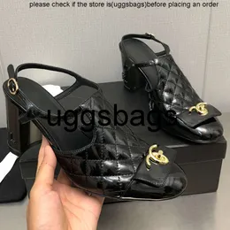Высококачественные шлеполиты Slingback Slingback Обувь классическая женская сандалия дизайнер -дизайнер овчина коренастый каблук на 7 см. Регулируемая лодыжка Свадебная обувь