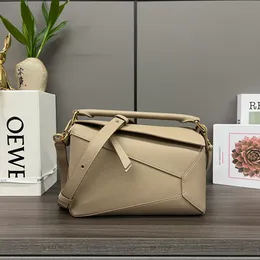 Tasarımcı çanta bulmaca kenar çanta kadınlar moda omuz çantası lüks tote çanta anagram çapraz cüzdan üstü gerçek deri bayan çanta boyutu 24cm
