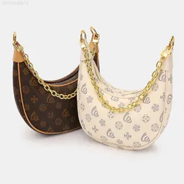 Fashion Luxy Tiktok Style Flower Pu Leather Crescent Shape Bags Moon Pod Bean Women Chain Handbag Custom Messenger Bag