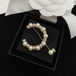 Top Pearl Design Brooch Diamond Brooch for Woman Wild Broches Supply Supply Supply