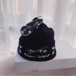 Yeni Çapraz Çiçek Tasarımcısı Caps Chromees Hearts Beanie Hats Tasarımcıları Erkek Kadın Yün Örme Şapka Sıradan Sıcak Elastik Fitt CH G2U0VP