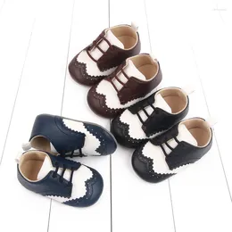 Весенне-осенняя детская обувь First Walkers из искусственной кожи в британском стиле для детей от 0 до 1 года на шнуровке, оптовая продажа 2805