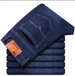 2024 Jeans elasticizzati da uomo con vestibilità regolare Business Casual Pantaloni in denim di moda stile classico Pantaloni maschili neri blu grigi 240122